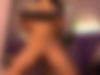 Izzy Wild's Live Sex Cam Show