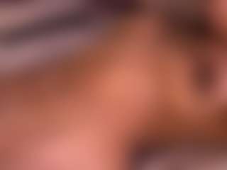 Live cam show with Izzy Wild - Fingering on Camming Site