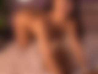 Izzy Wild's Live Sex Cam Show
