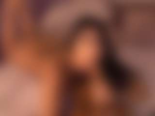 Live cam show with Izzy Wild - Fingering on Camsoda