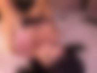Izzy Wild's Live Sex Cam Show