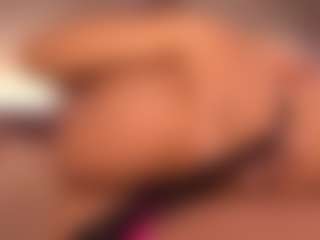 Izzy Wild's Live Sex Cam Show