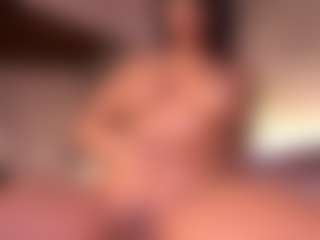 Izzy Wild's Live Sex Cam Show