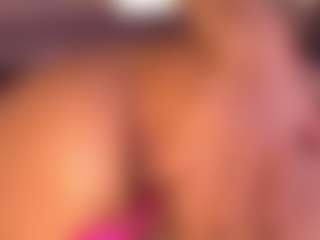 Izzy Wild's Live Sex Cam Show