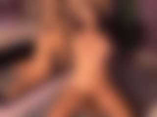 Izzy Wild's Live Sex Cam Show