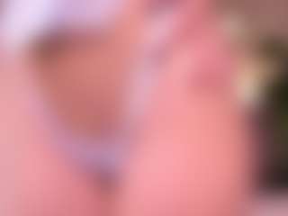 Izzy Wild's Live Sex Cam Show