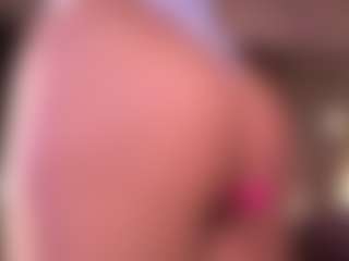 Izzy Wild's Live Sex Cam Show