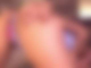 Izzy Wild's Live Sex Cam Show