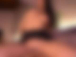Live cam show with Izzy Wild - Fingering Latina on AdultVida.com | colombia