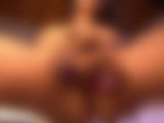 Izzy Wild's Live Sex Cam Show