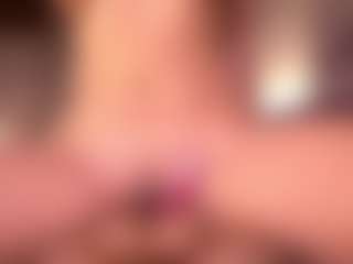 Izzy Wild's Live Sex Cam Show