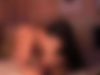 Live cam show with Izzy Wild - Strip on Gym Cam Girls