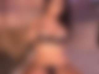 Live cam show with Izzy Wild - Cute on Hubzter Live