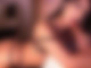 Live cam show with Izzy Wild - Foot Fetish on CamClone