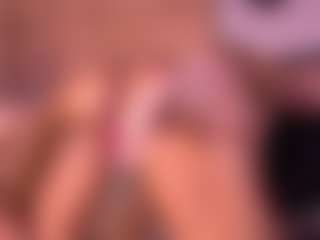 Izzy Wild's Live Sex Cam Show