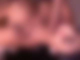Live cam show with Izzy Wild - Ass Bouncing on Soda Cam
