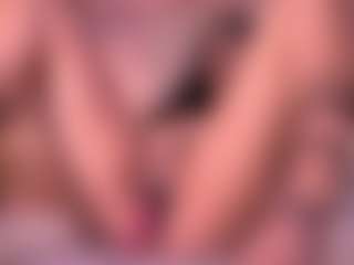 Live cam show with Izzy Wild - Lush Teen (18+) on Milfs Live
