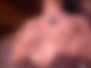 Live cam show with Izzy Wild - Skinny on Big Tits