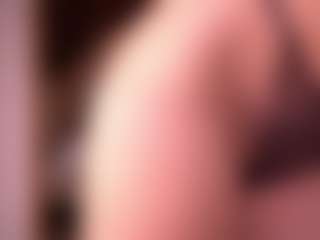 Live cam show with Izzy Wild - Handjob on justonemore.cc