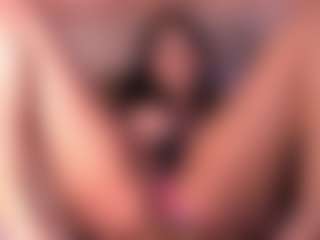 Live cam show with Izzy Wild - Role Play on friskycurves.com