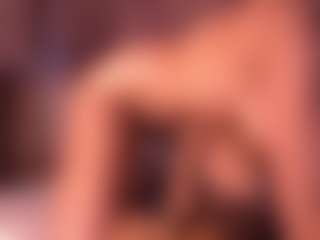 Live cam show with Izzy Wild - Deepthroat on madthumbs
