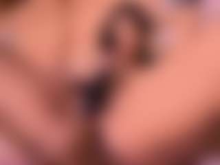 Live cam show with Izzy Wild - Big Tits on Camsoda