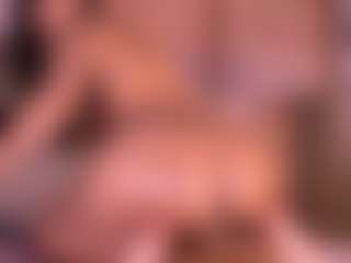 Live cam show with Izzy Wild - Green Eyes on Camsoda