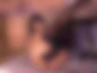 Live cam show with Izzy Wild - Glasses on sexytreat.net