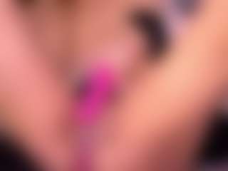 Izzy Wild's Live Sex Cam Show
