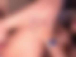 Live cam show with Izzy Wild - Latina on Stripli.com