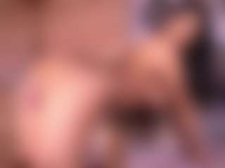Live cam show with Izzy Wild - Big Tits Latina on MyBangCams