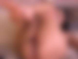 Live cam show with Izzy Wild - Big Tits on Stripli.com