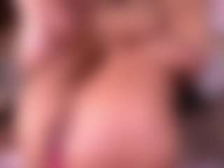 Live cam show with Izzy Wild - Skinny on Dare Cams