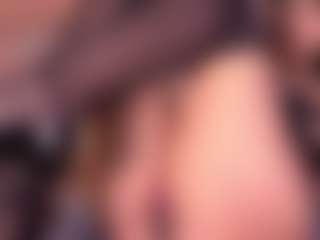 Izzy Wild's Live Sex Cam Show