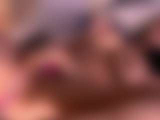 Izzy Wild's Live Sex Cam Show