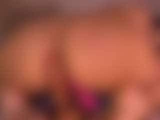 Izzy Wild's Live Sex Cam Show