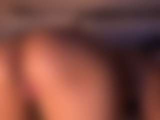 Live cam show with Izzy Wild - Teen (18+) on Camsoda
