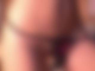 Izzy Wild's Live Sex Cam Show