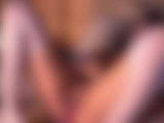 Izzy Wild's Live Sex Cam Show
