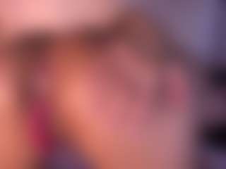 Live cam show with Izzy Wild - Camel Toe on sexylive.show