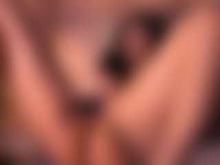 Live cam show with Izzy Wild - Glasses on liverealitysex.com