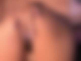 Live cam show with Izzy Wild - Fingering on Livezox