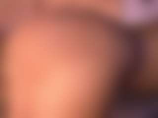 Live cam show with Izzy Wild - Ass Bouncing on intimatelivegirls.com