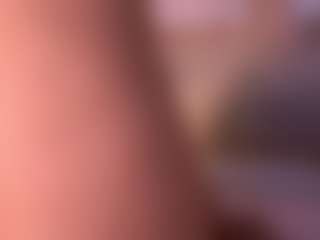 Live cam show with Izzy Wild - Big Tits on Camiplay Live