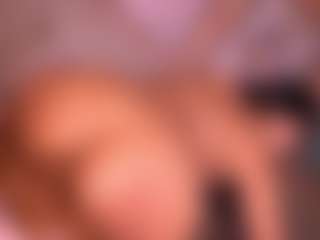 Live cam show with Izzy Wild - Twerk Latina on CamwithHer | colombia