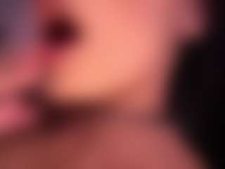 Izzy Wild's Live Sex Cam Show