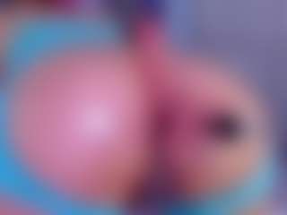 KonnyNaugthy MILF webcam performer live streaming