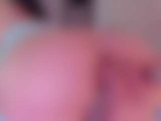 KonnyNaugthy MILF webcam performer live streaming
