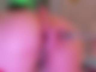 Live cam show with KonnyNaugthy - Striptease MILF on Camsoda