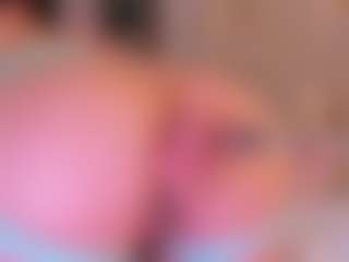 Live cam show with KonnyNaugthy - Skinny MILF on Camming Site